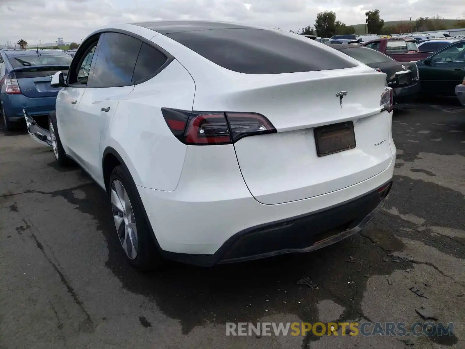 3 Photograph of a damaged car 5YJYGDEE3LF026897 TESLA MODEL Y 2020