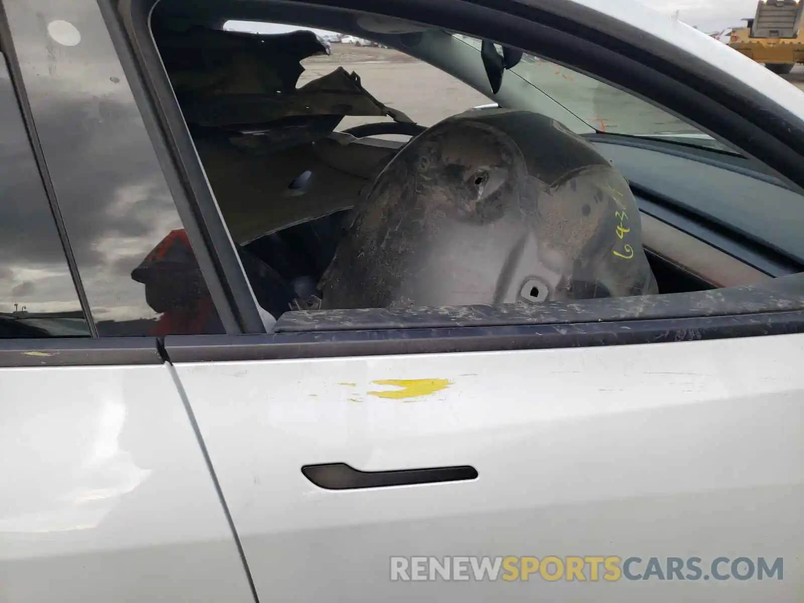 5 Photograph of a damaged car 5YJYGDEE3LF026897 TESLA MODEL Y 2020