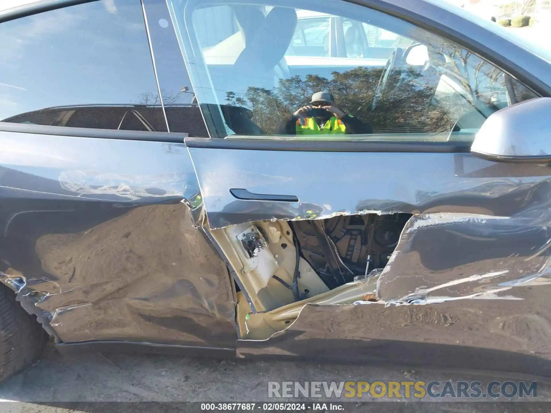 12 Photograph of a damaged car 5YJYGDEE3LF027094 TESLA MODEL Y 2020