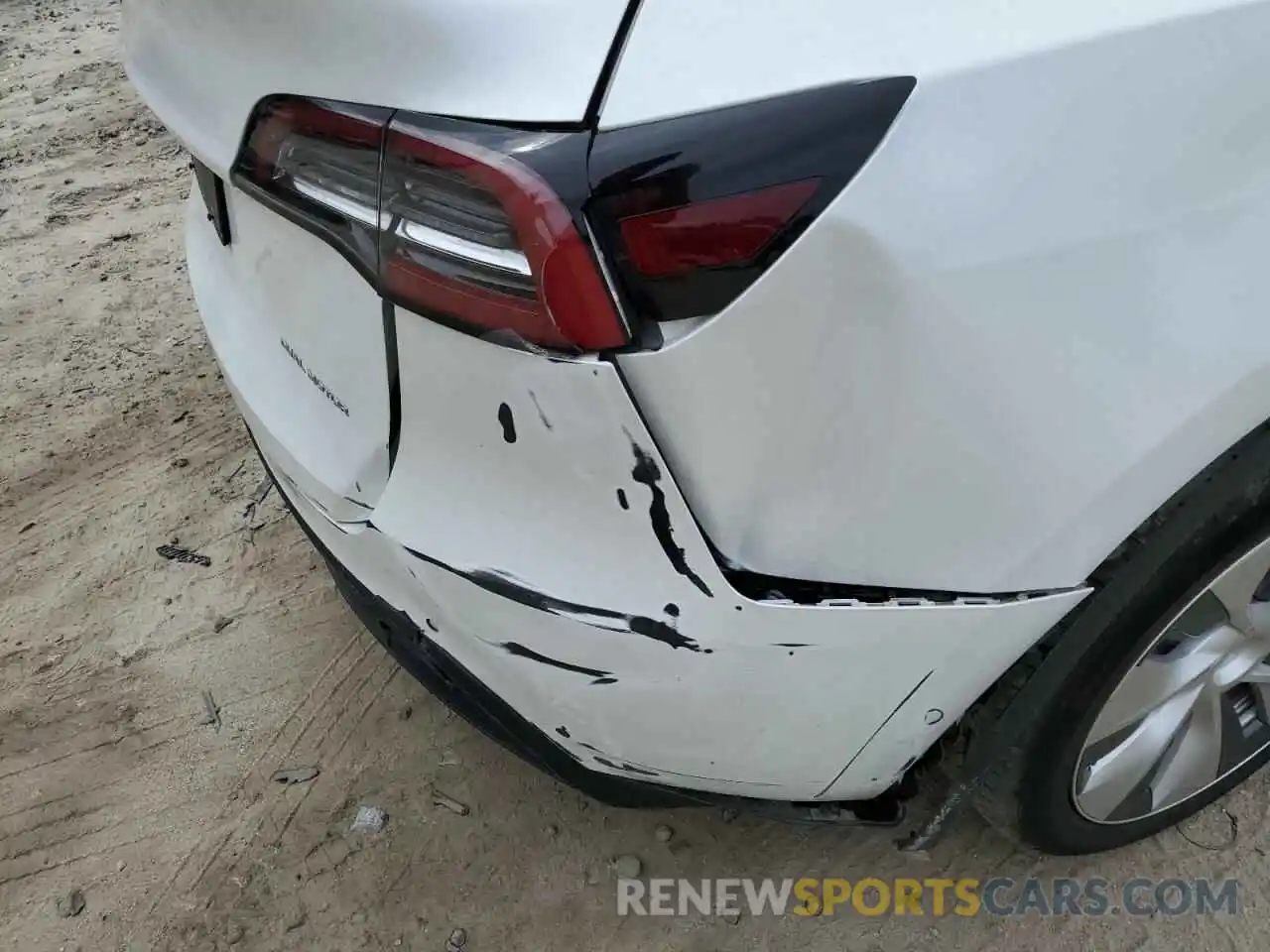 9 Photograph of a damaged car 5YJYGDEE3LF027399 TESLA MODEL Y 2020