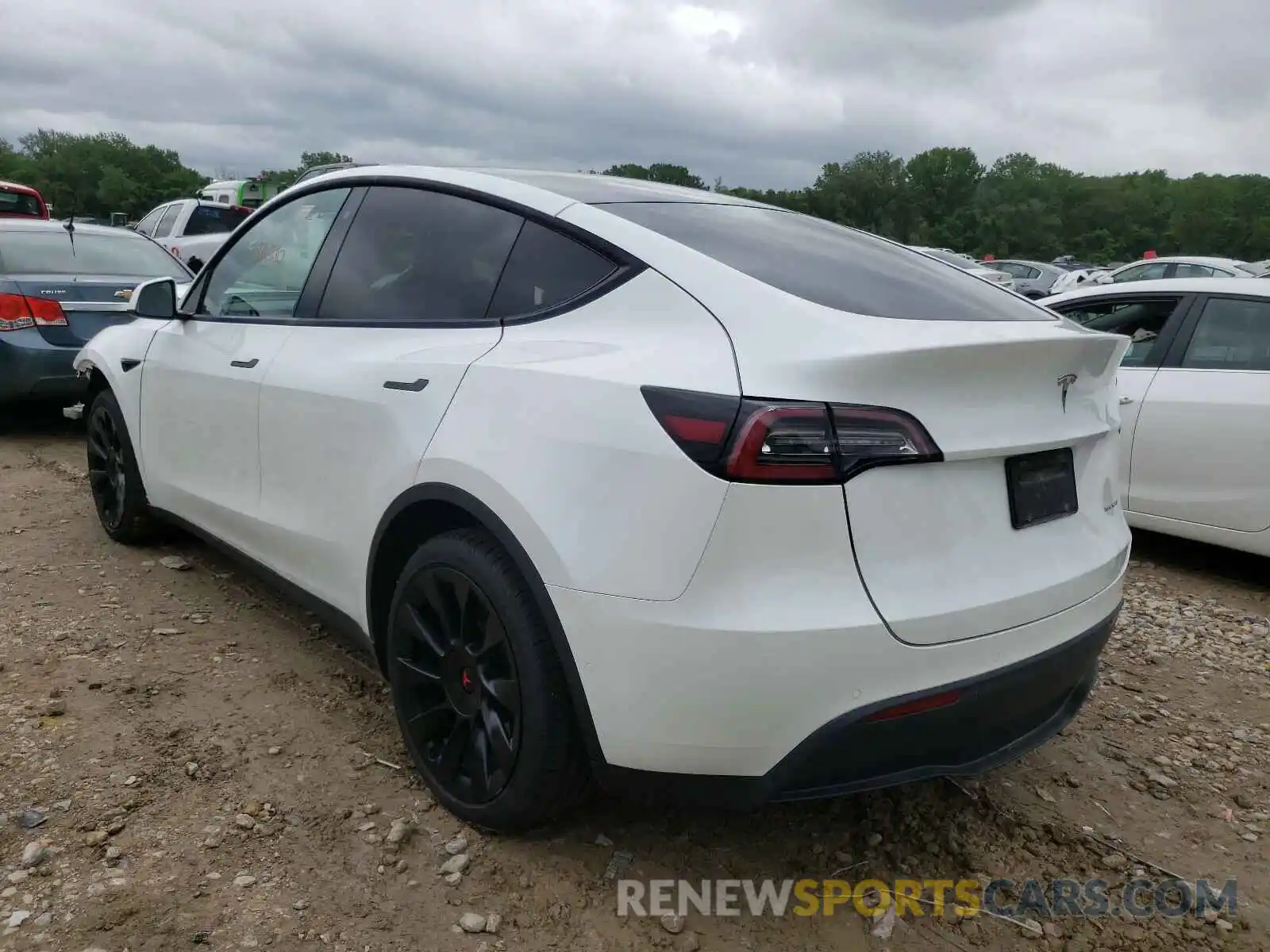 3 Photograph of a damaged car 5YJYGDEE3LF033560 TESLA MODEL Y 2020