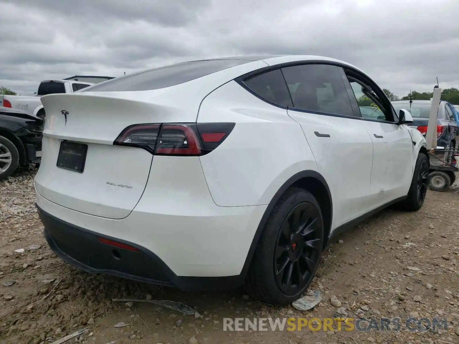 4 Фотография поврежденного автомобиля 5YJYGDEE3LF033560 TESLA MODEL Y 2020