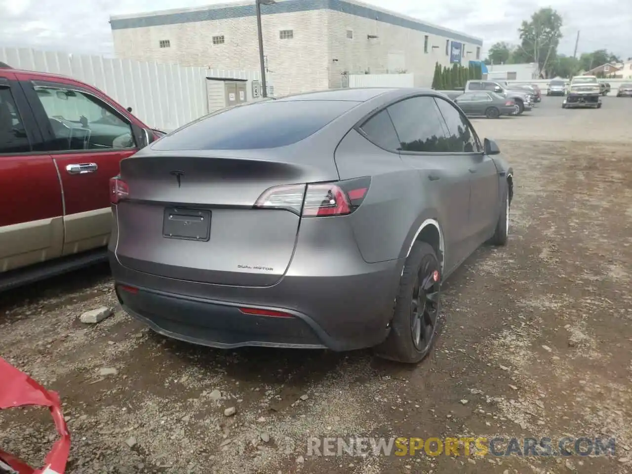 4 Photograph of a damaged car 5YJYGDEE3LF034045 TESLA MODEL Y 2020