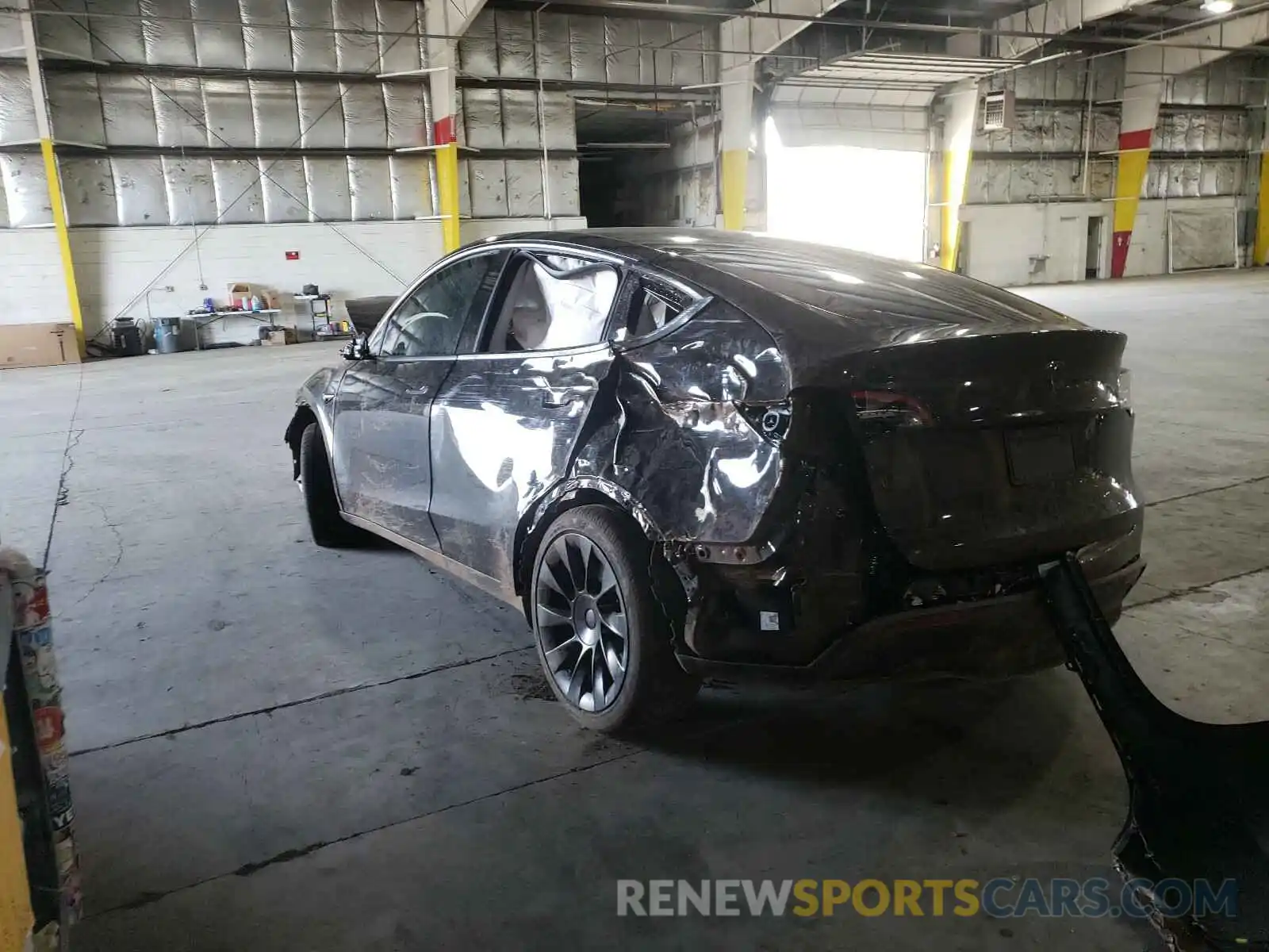 3 Photograph of a damaged car 5YJYGDEE3LF036300 TESLA MODEL Y 2020