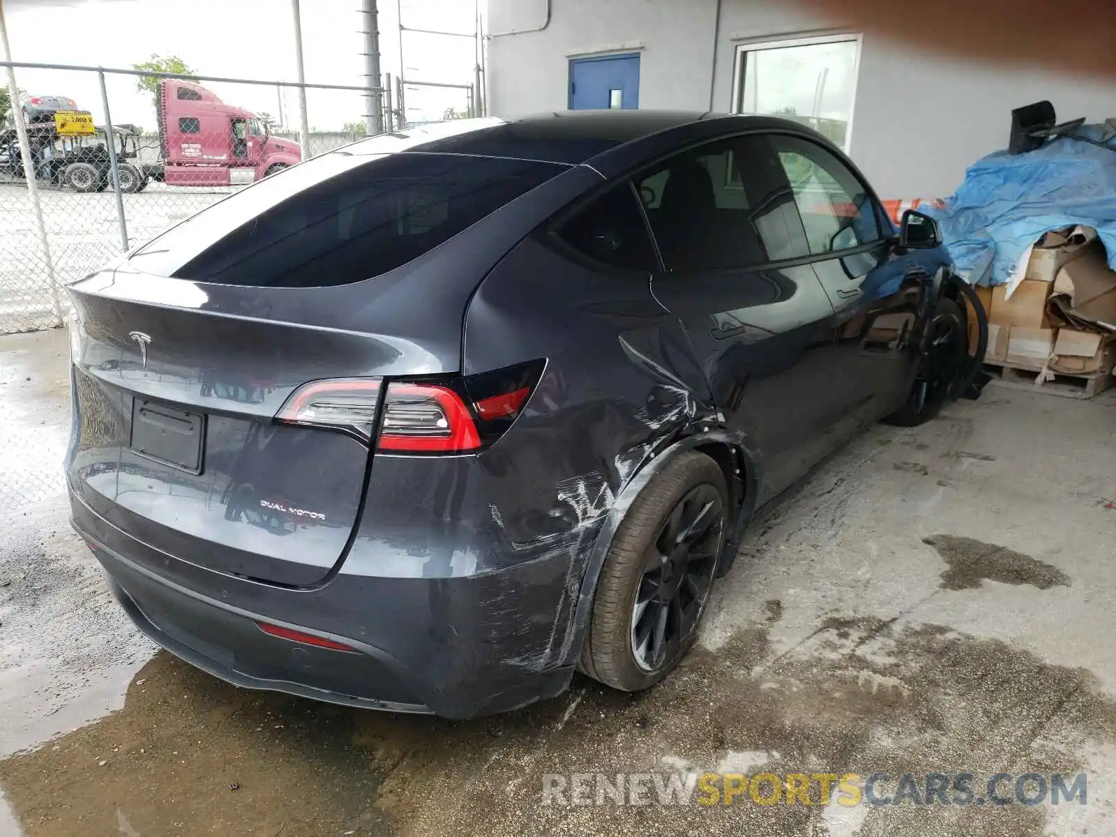 4 Фотография поврежденного автомобиля 5YJYGDEE3LF037950 TESLA MODEL Y 2020