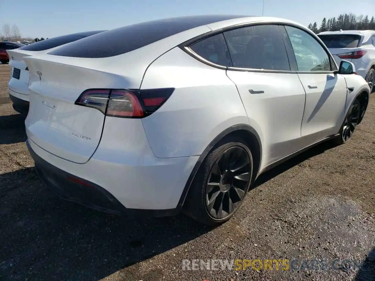 4 Photograph of a damaged car 5YJYGDEE3LF046230 TESLA MODEL Y 2020