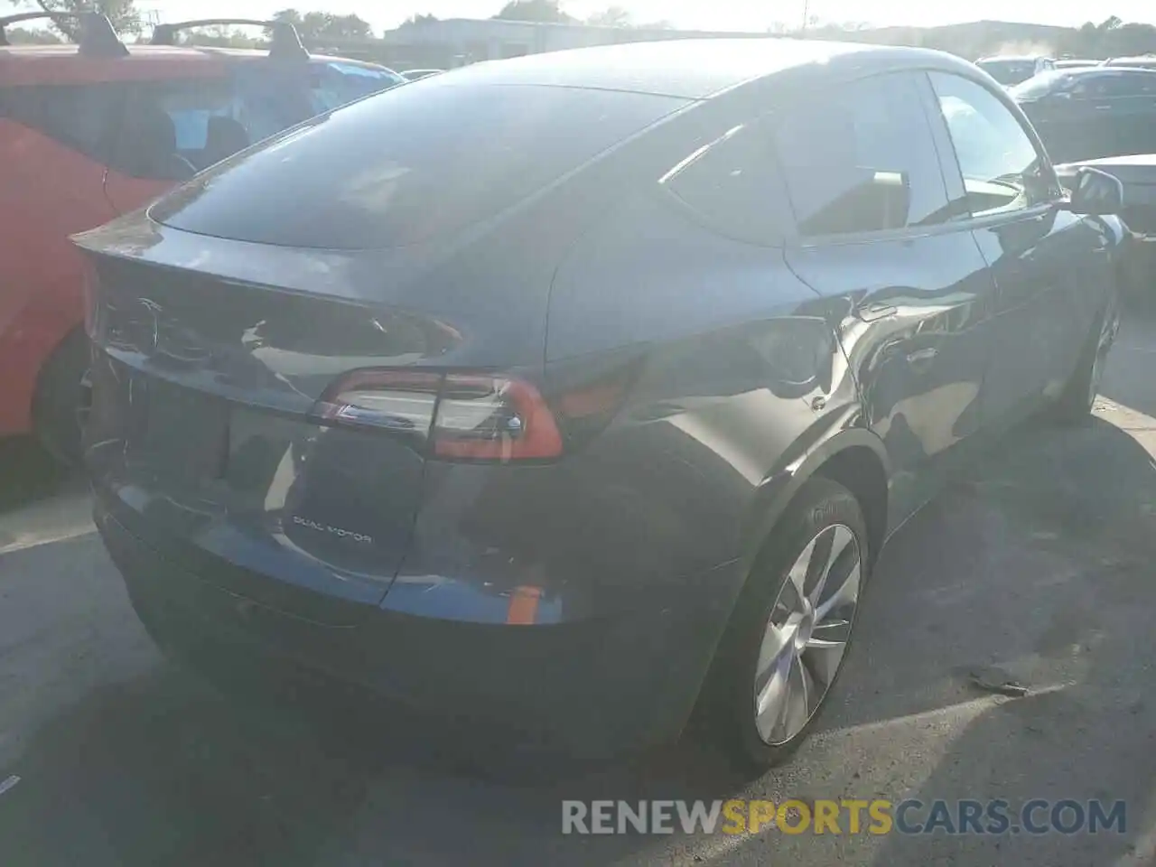 4 Photograph of a damaged car 5YJYGDEE3LF047555 TESLA MODEL Y 2020