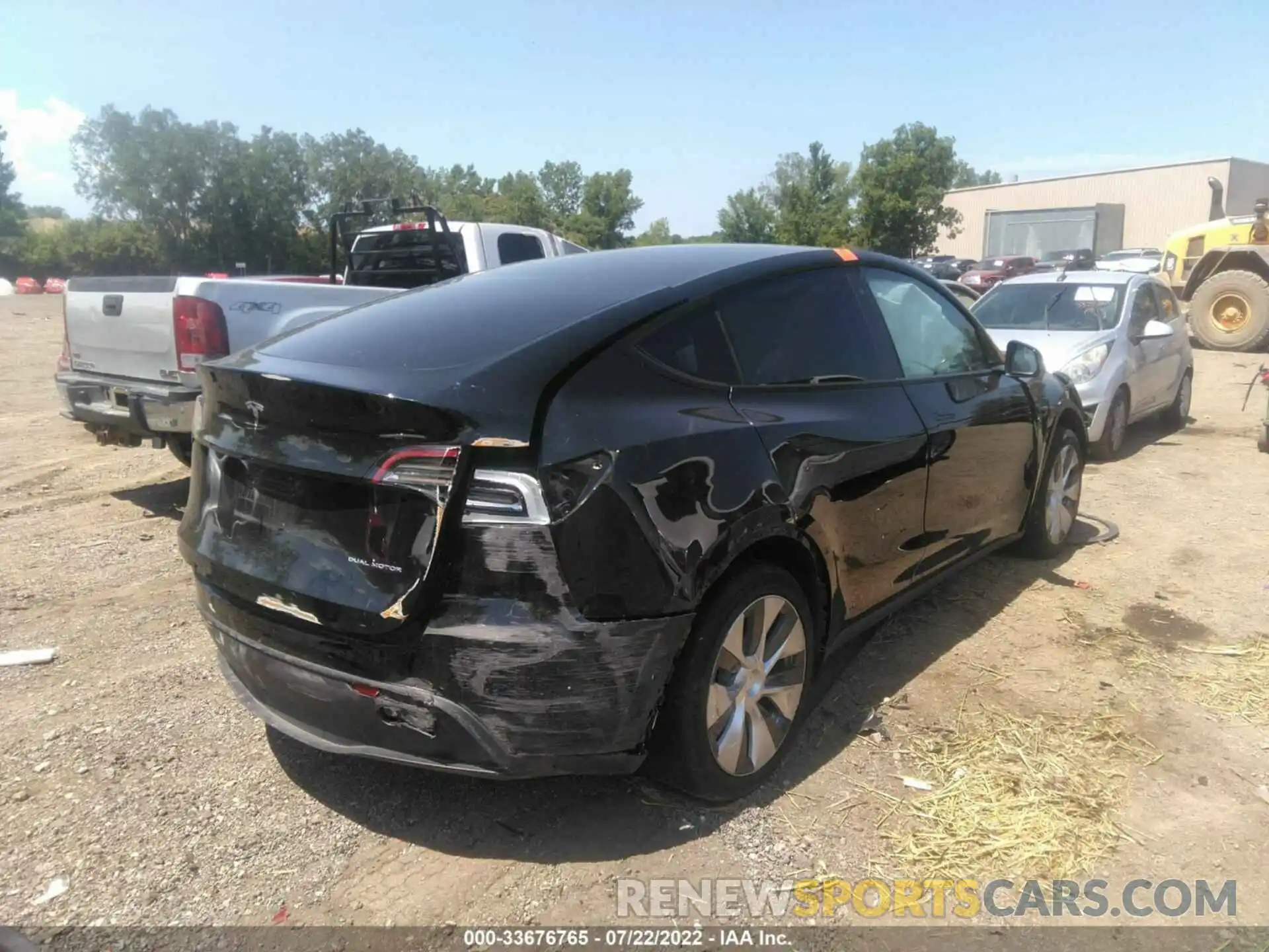 4 Photograph of a damaged car 5YJYGDEE3LF048091 TESLA MODEL Y 2020