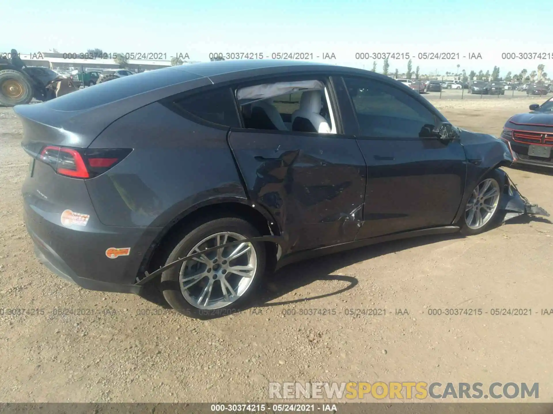 4 Photograph of a damaged car 5YJYGDEE3LF053730 TESLA MODEL Y 2020