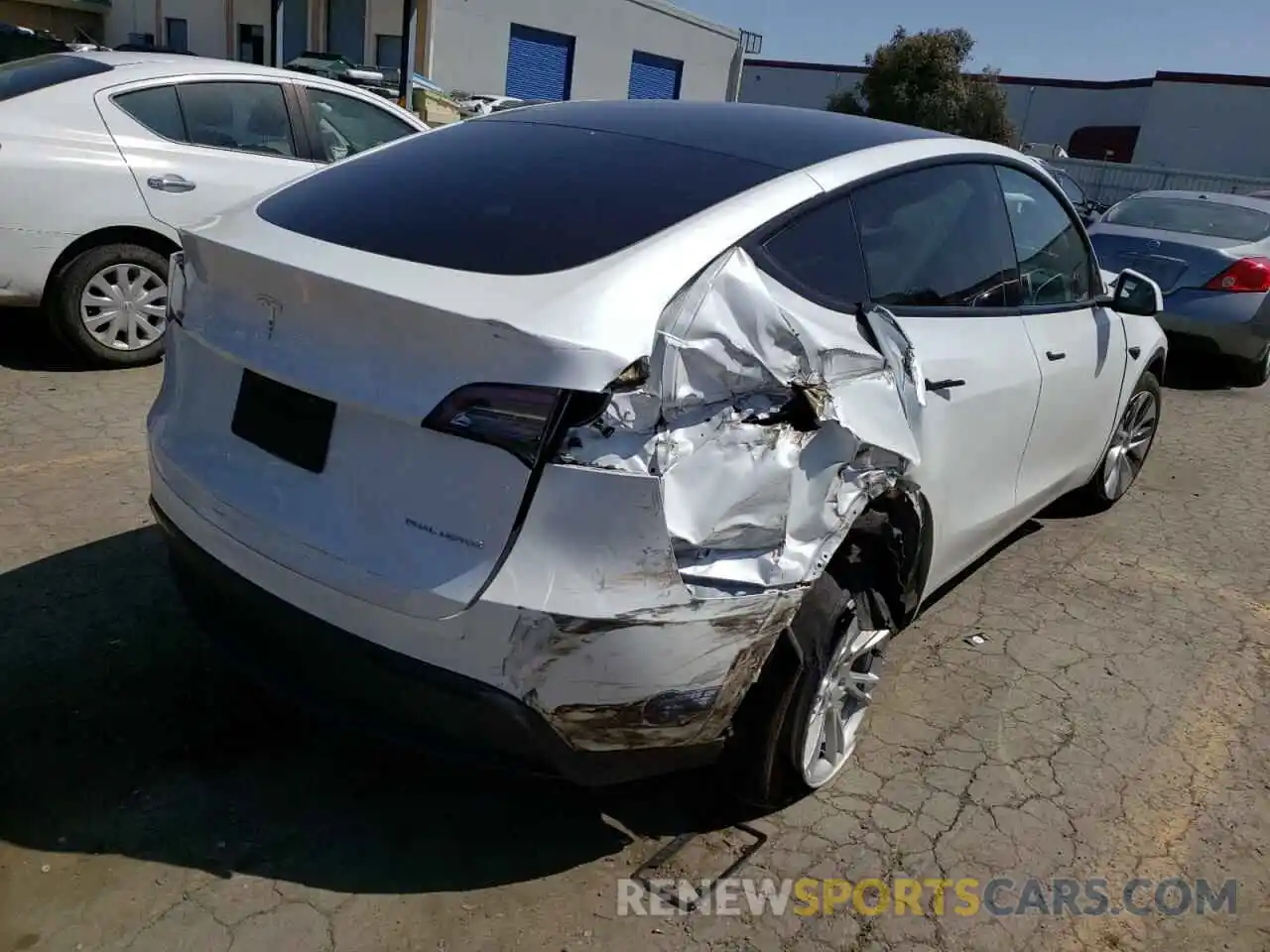 4 Photograph of a damaged car 5YJYGDEE3LF054361 TESLA MODEL Y 2020