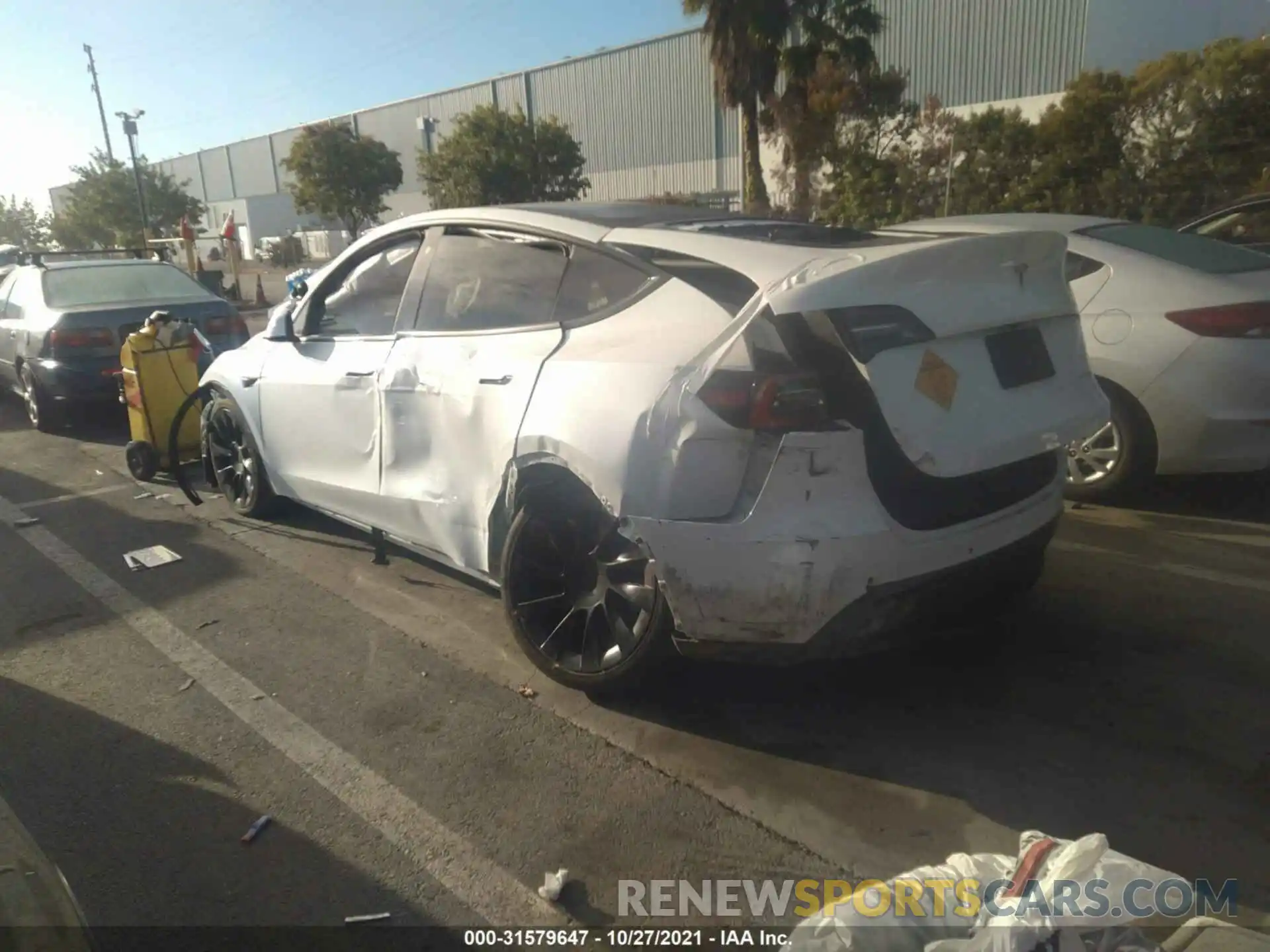 3 Photograph of a damaged car 5YJYGDEE3LF058538 TESLA MODEL Y 2020