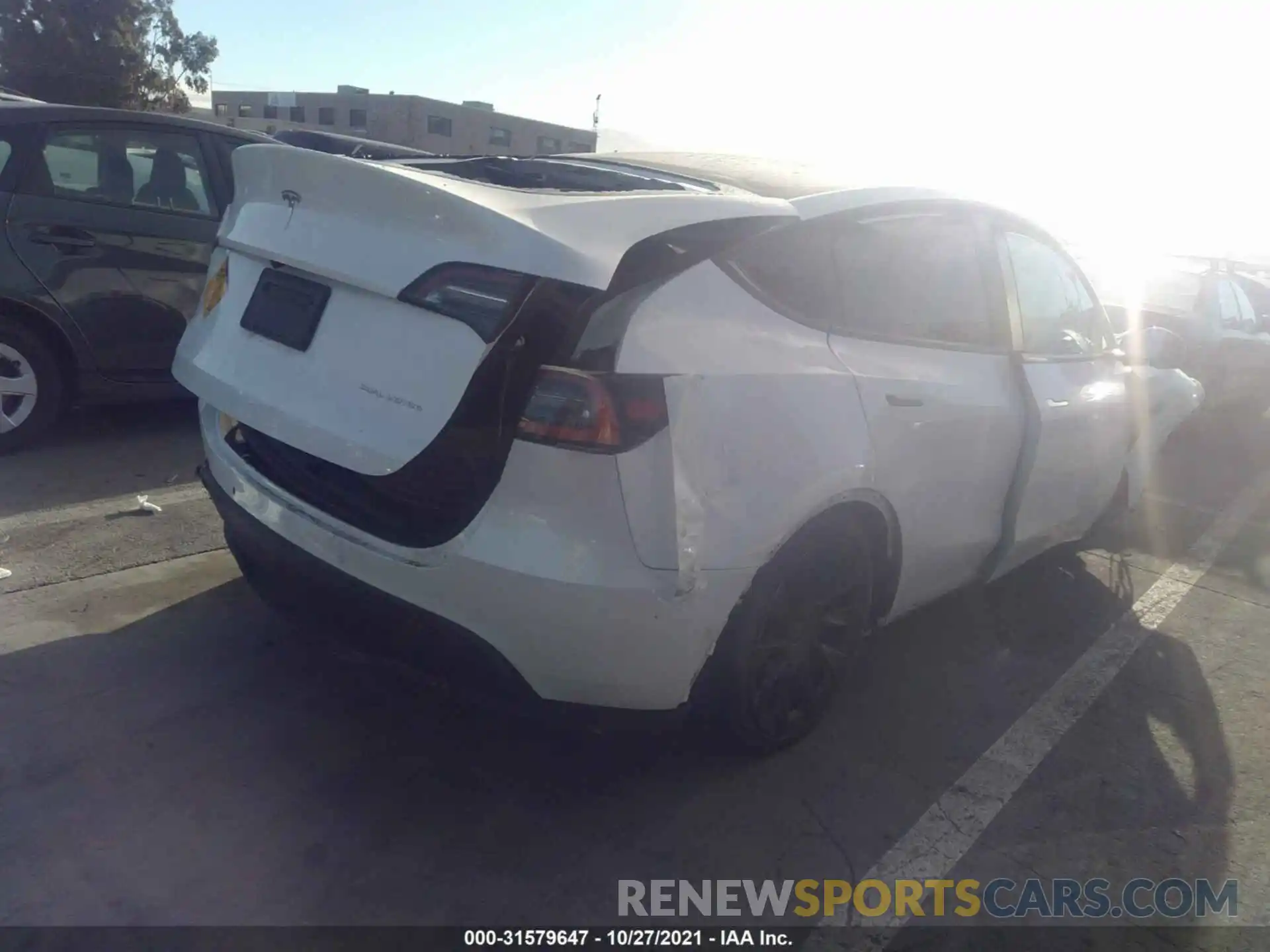 4 Photograph of a damaged car 5YJYGDEE3LF058538 TESLA MODEL Y 2020