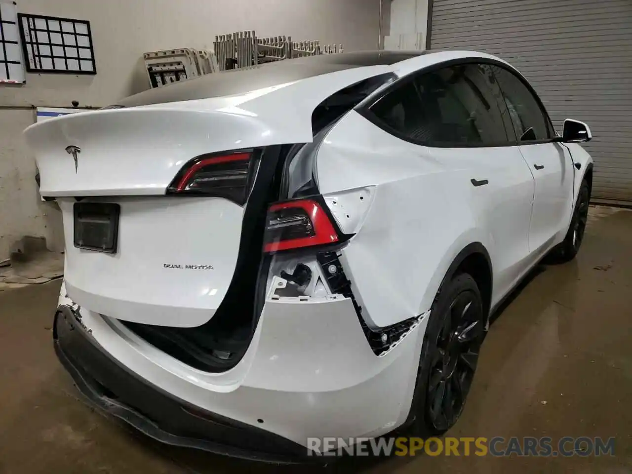 4 Photograph of a damaged car 5YJYGDEE3LF058586 TESLA MODEL Y 2020