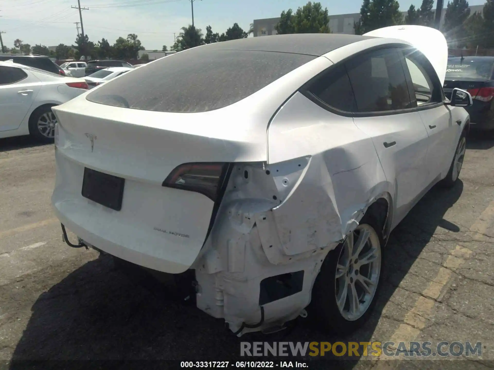 4 Photograph of a damaged car 5YJYGDEE3LF058961 TESLA MODEL Y 2020