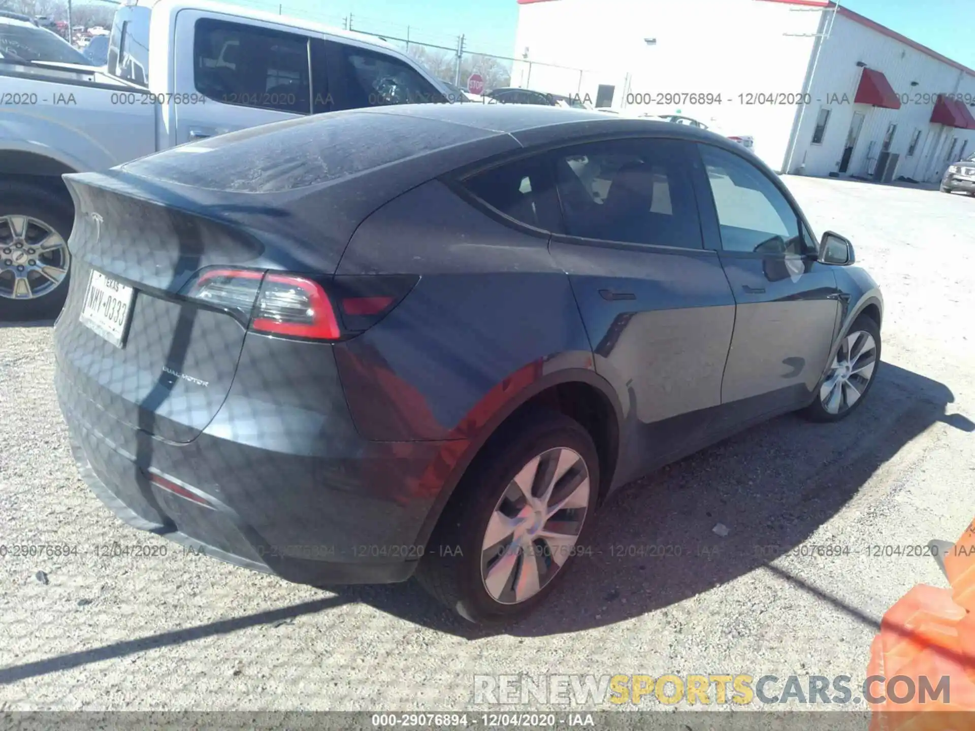 4 Фотография поврежденного автомобиля 5YJYGDEE3LF059205 TESLA MODEL Y 2020