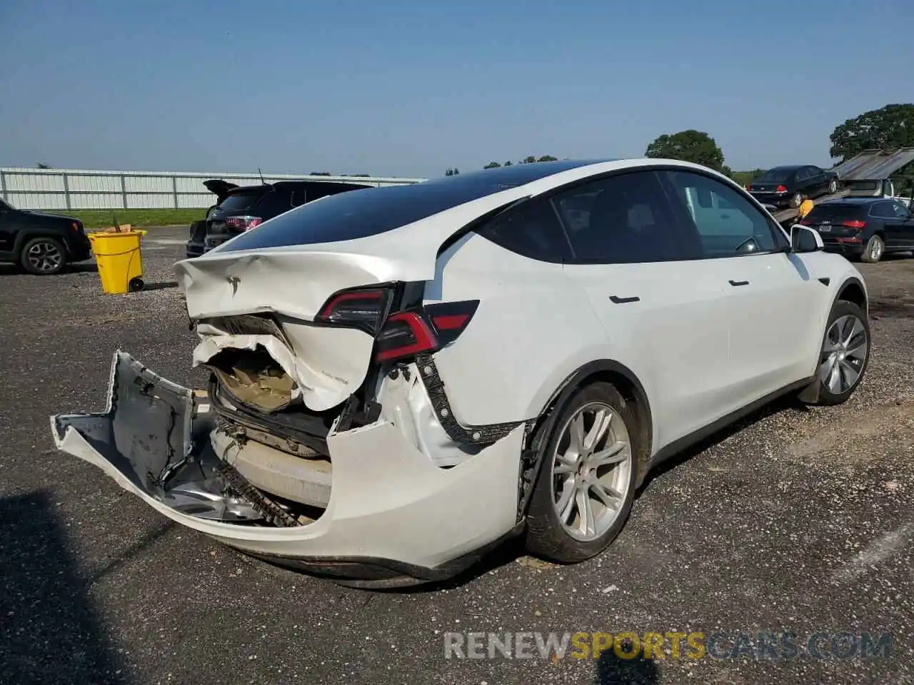 4 Photograph of a damaged car 5YJYGDEE4LF009106 TESLA MODEL Y 2020