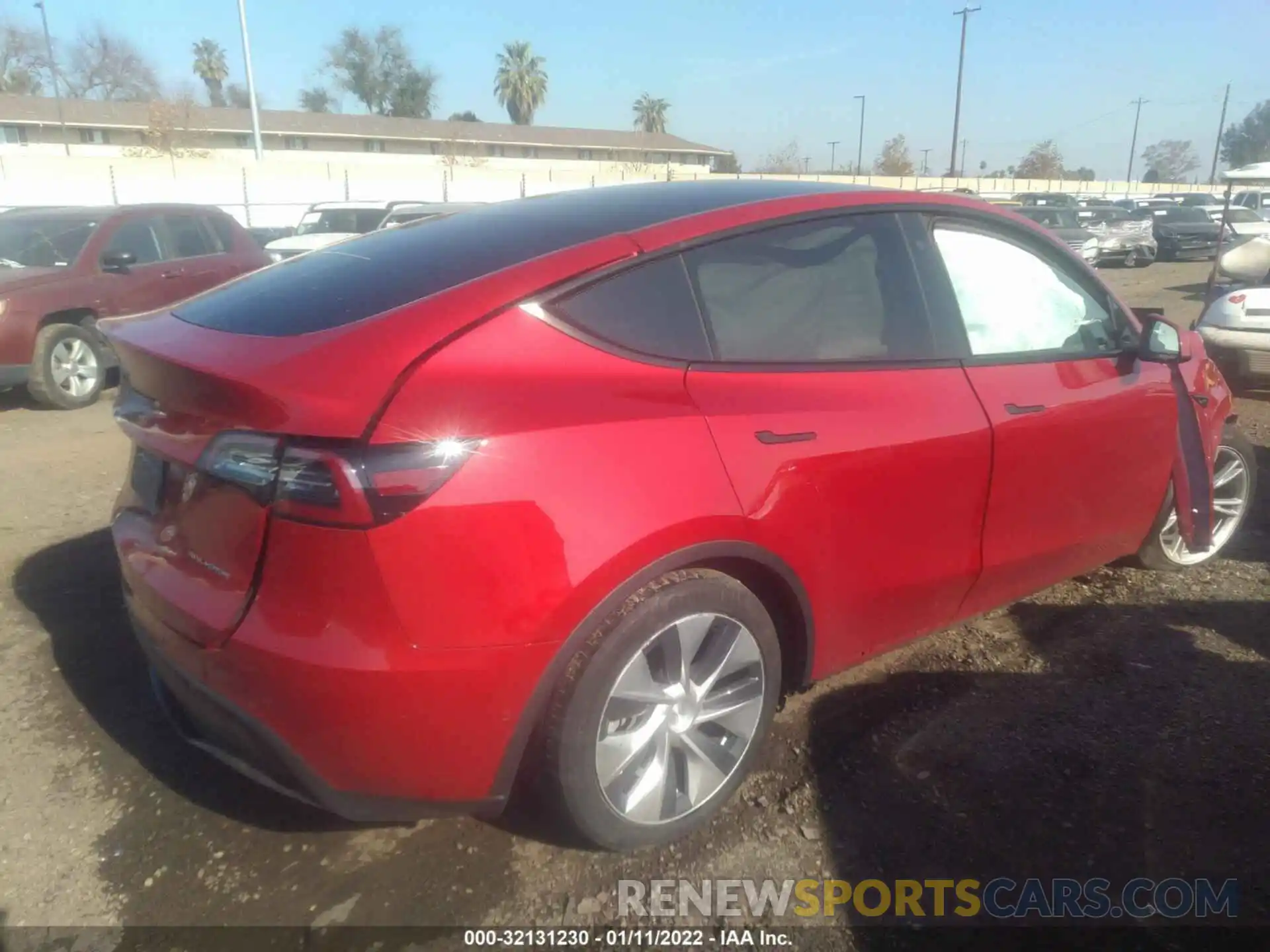 4 Photograph of a damaged car 5YJYGDEE4LF010112 TESLA MODEL Y 2020