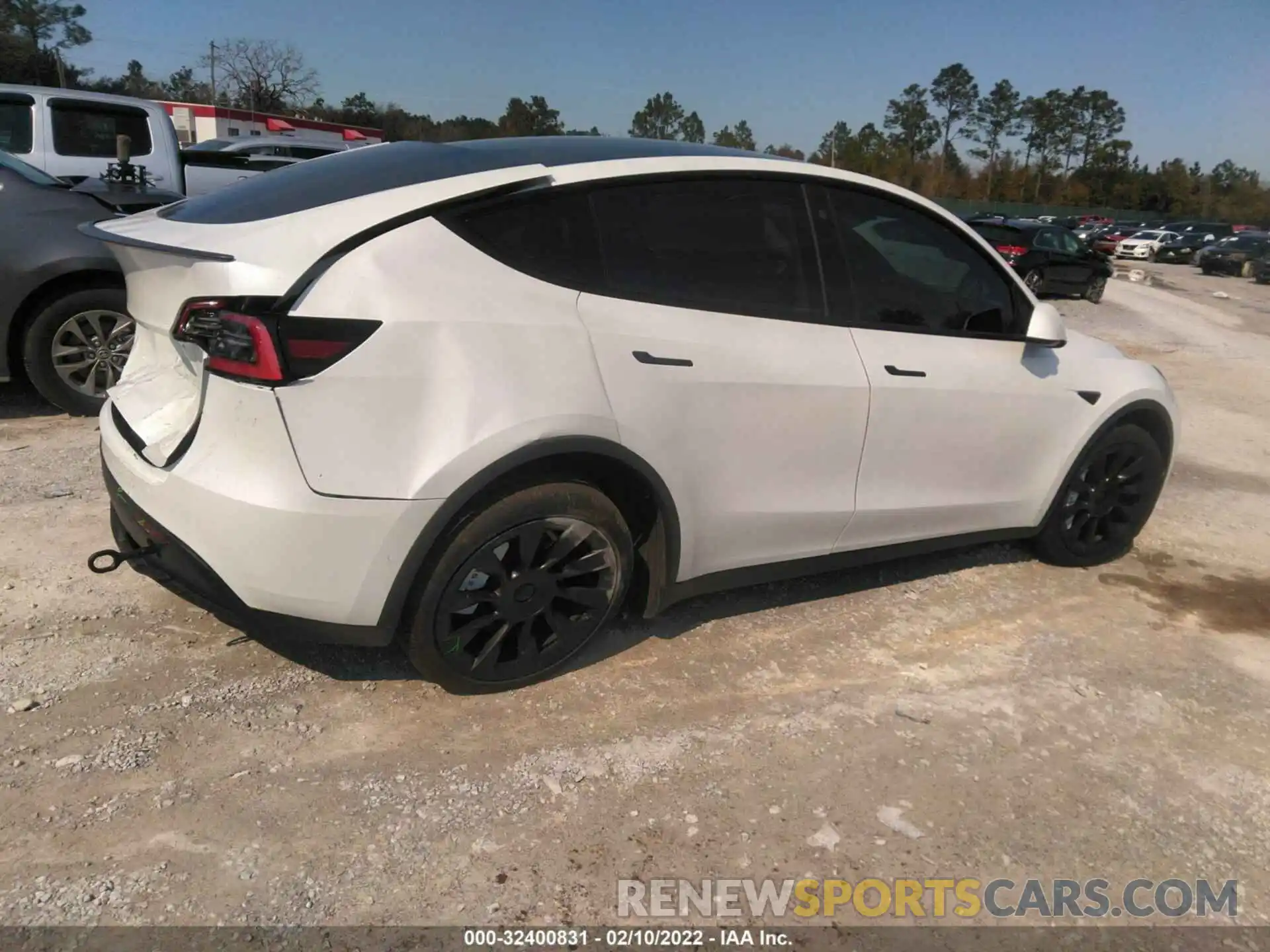 4 Фотография поврежденного автомобиля 5YJYGDEE4LF011082 TESLA MODEL Y 2020