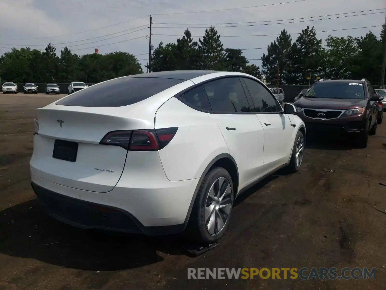 4 Photograph of a damaged car 5YJYGDEE4LF015147 TESLA MODEL Y 2020