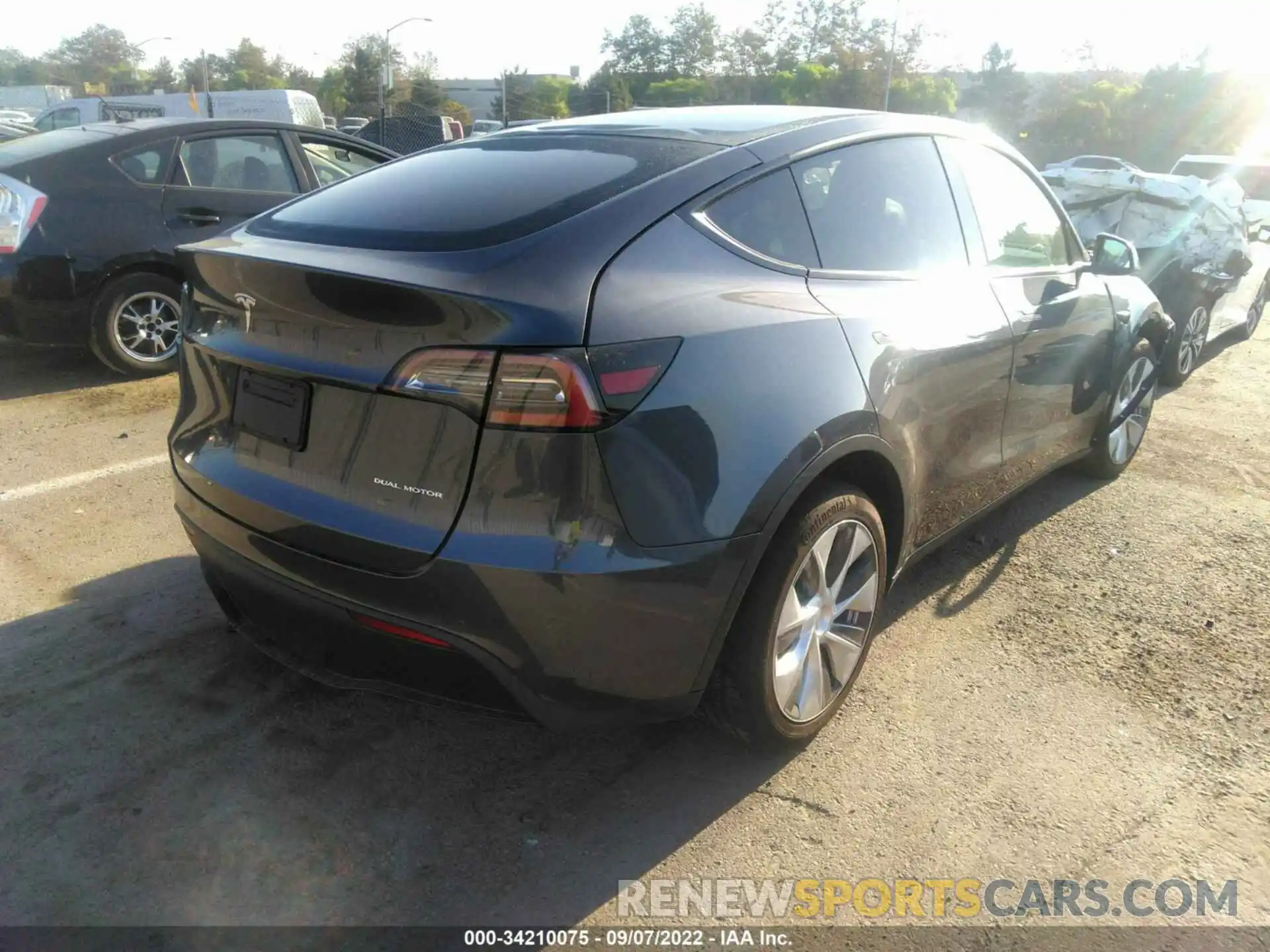 4 Photograph of a damaged car 5YJYGDEE4LF017416 TESLA MODEL Y 2020