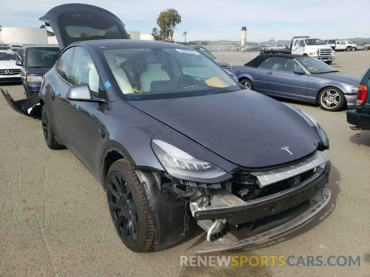 1 Photograph of a damaged car 5YJYGDEE4LF018470 TESLA MODEL Y 2020