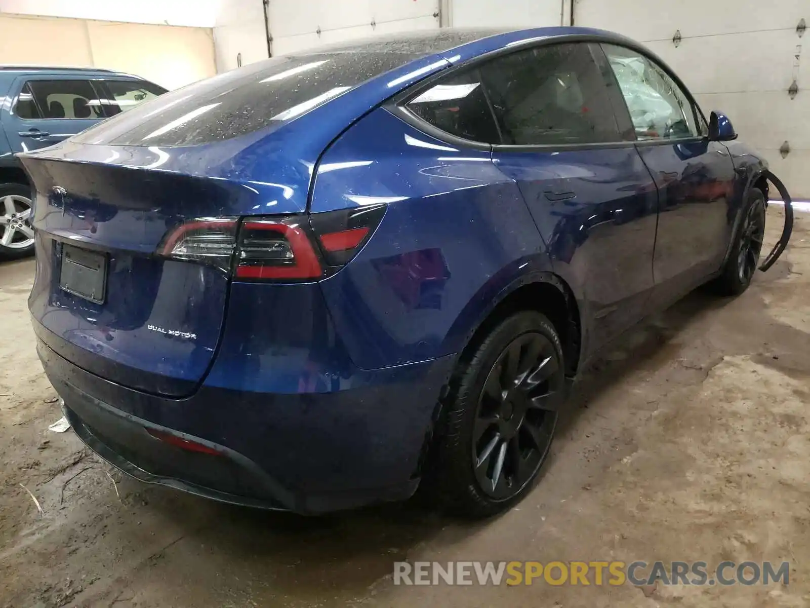 4 Photograph of a damaged car 5YJYGDEE4LF020090 TESLA MODEL Y 2020