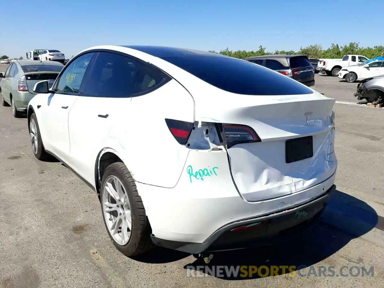 3 Photograph of a damaged car 5YJYGDEE4LF023958 TESLA MODEL Y 2020