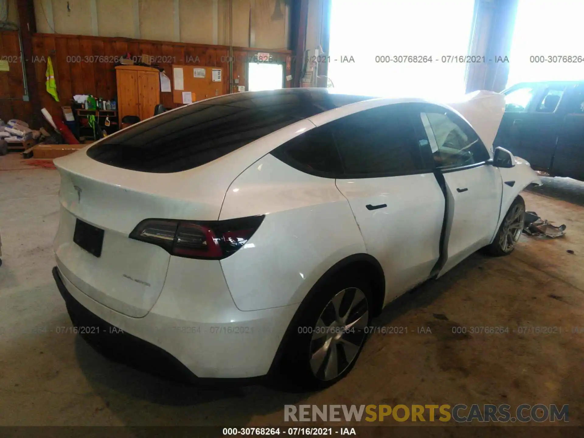 4 Photograph of a damaged car 5YJYGDEE4LF025905 TESLA MODEL Y 2020