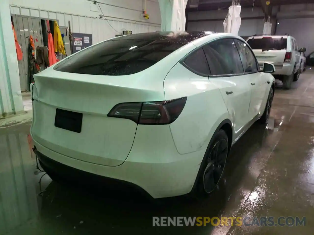 4 Photograph of a damaged car 5YJYGDEE4LF026570 TESLA MODEL Y 2020