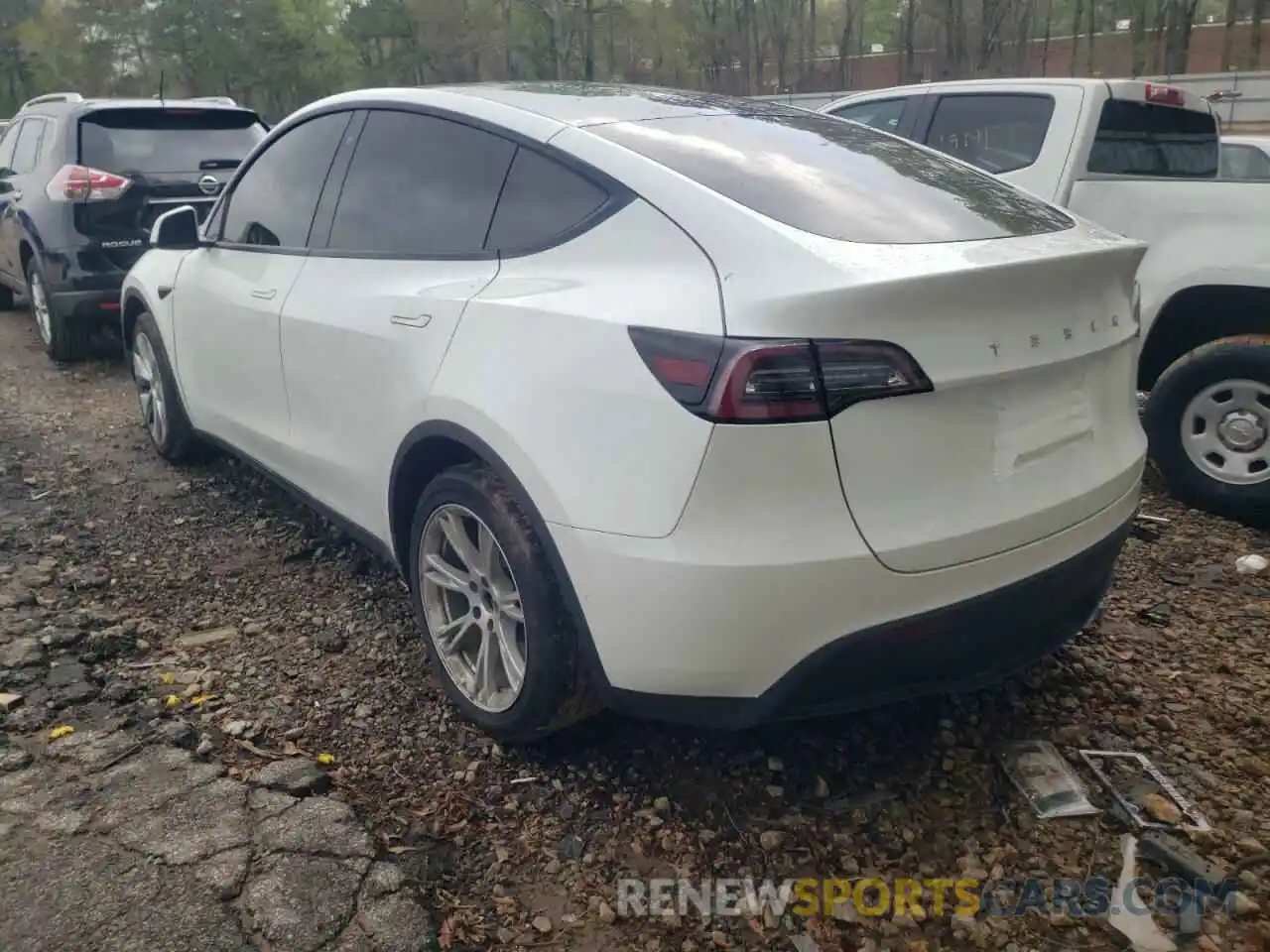 3 Photograph of a damaged car 5YJYGDEE4LF027525 TESLA MODEL Y 2020