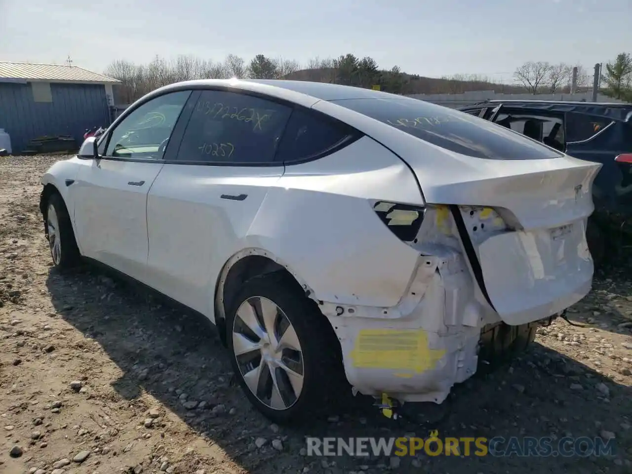 3 Photograph of a damaged car 5YJYGDEE4LF037021 TESLA MODEL Y 2020