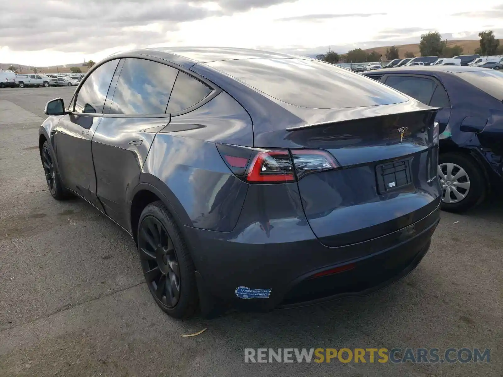 3 Фотография поврежденного автомобиля 5YJYGDEE4LF046205 TESLA MODEL Y 2020