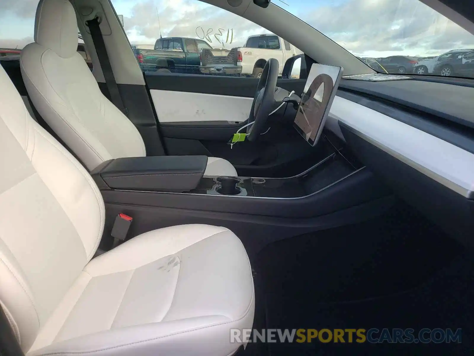 5 Photograph of a damaged car 5YJYGDEE4LF046205 TESLA MODEL Y 2020