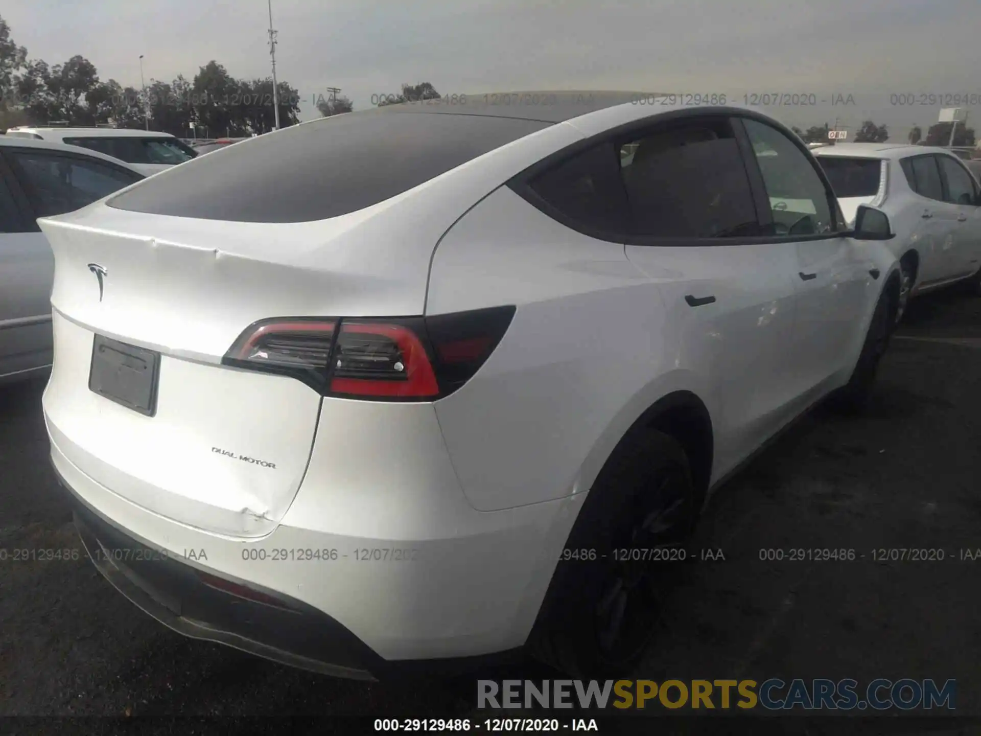 4 Photograph of a damaged car 5YJYGDEE4LF046351 TESLA MODEL Y 2020