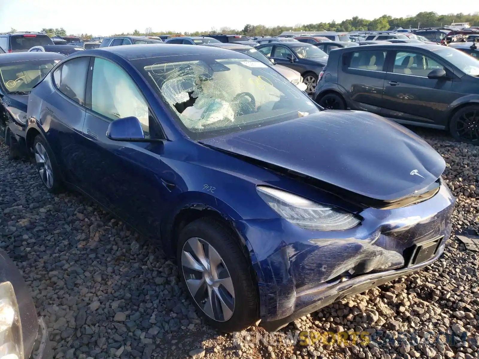 1 Photograph of a damaged car 5YJYGDEE4LF047533 TESLA MODEL Y 2020