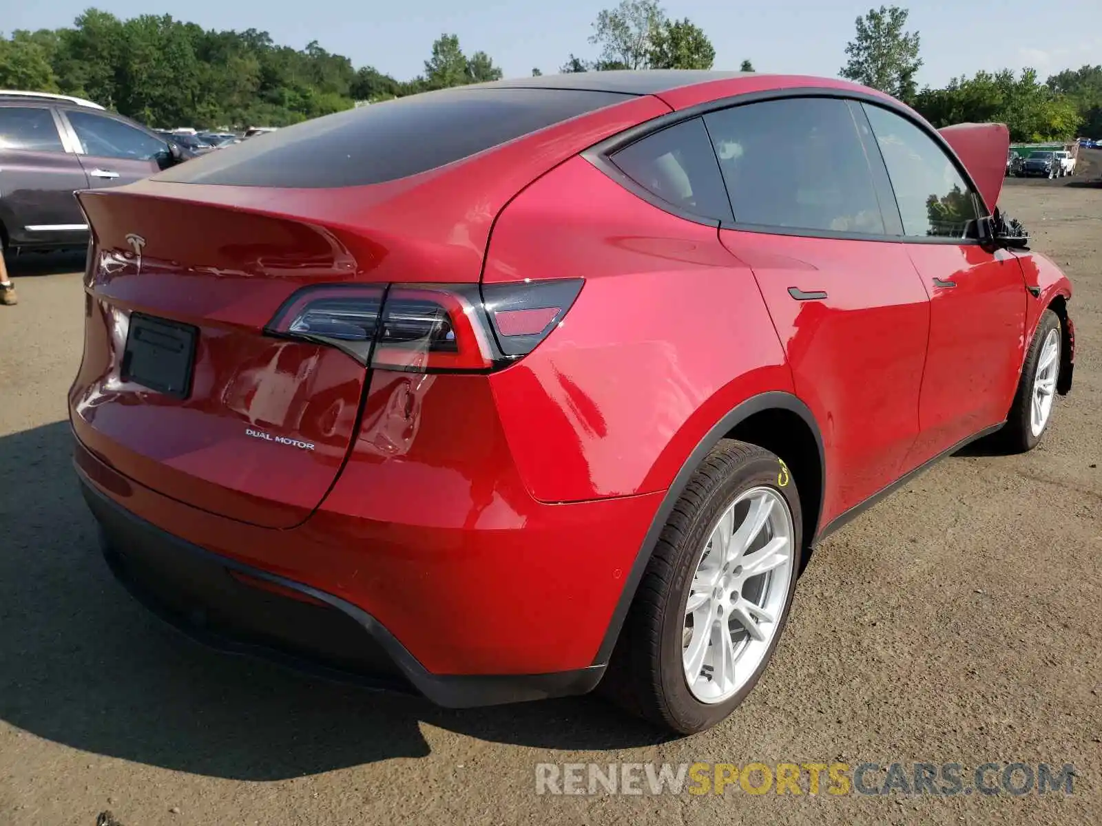 4 Photograph of a damaged car 5YJYGDEE4LF047774 TESLA MODEL Y 2020