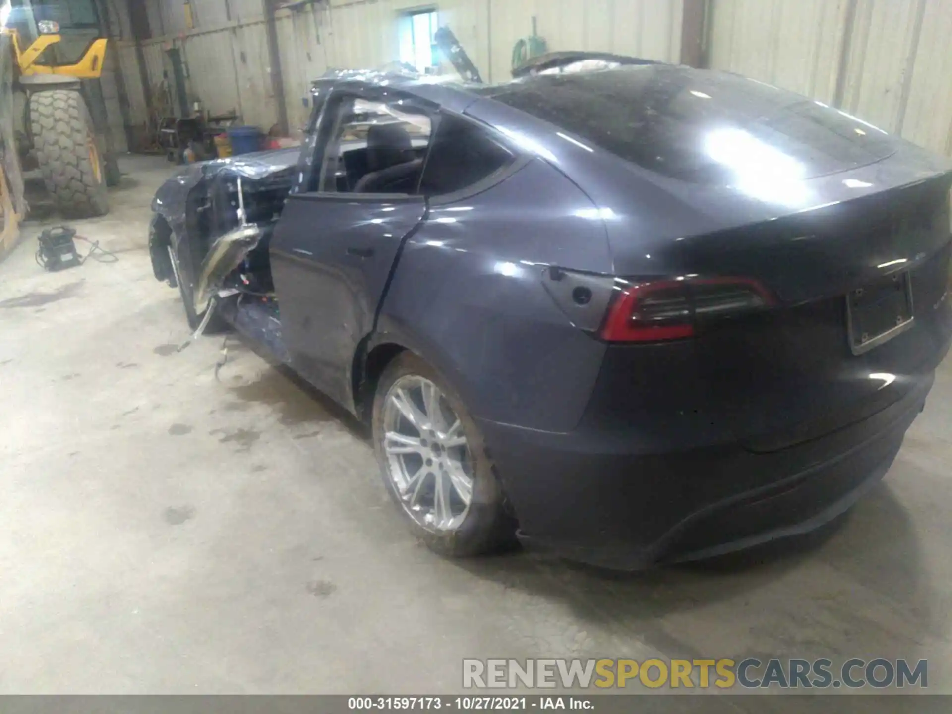 3 Photograph of a damaged car 5YJYGDEE4LF050271 TESLA MODEL Y 2020