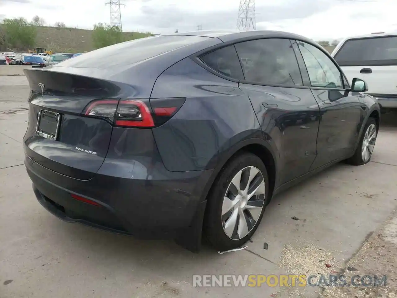 4 Photograph of a damaged car 5YJYGDEE4LF050397 TESLA MODEL Y 2020