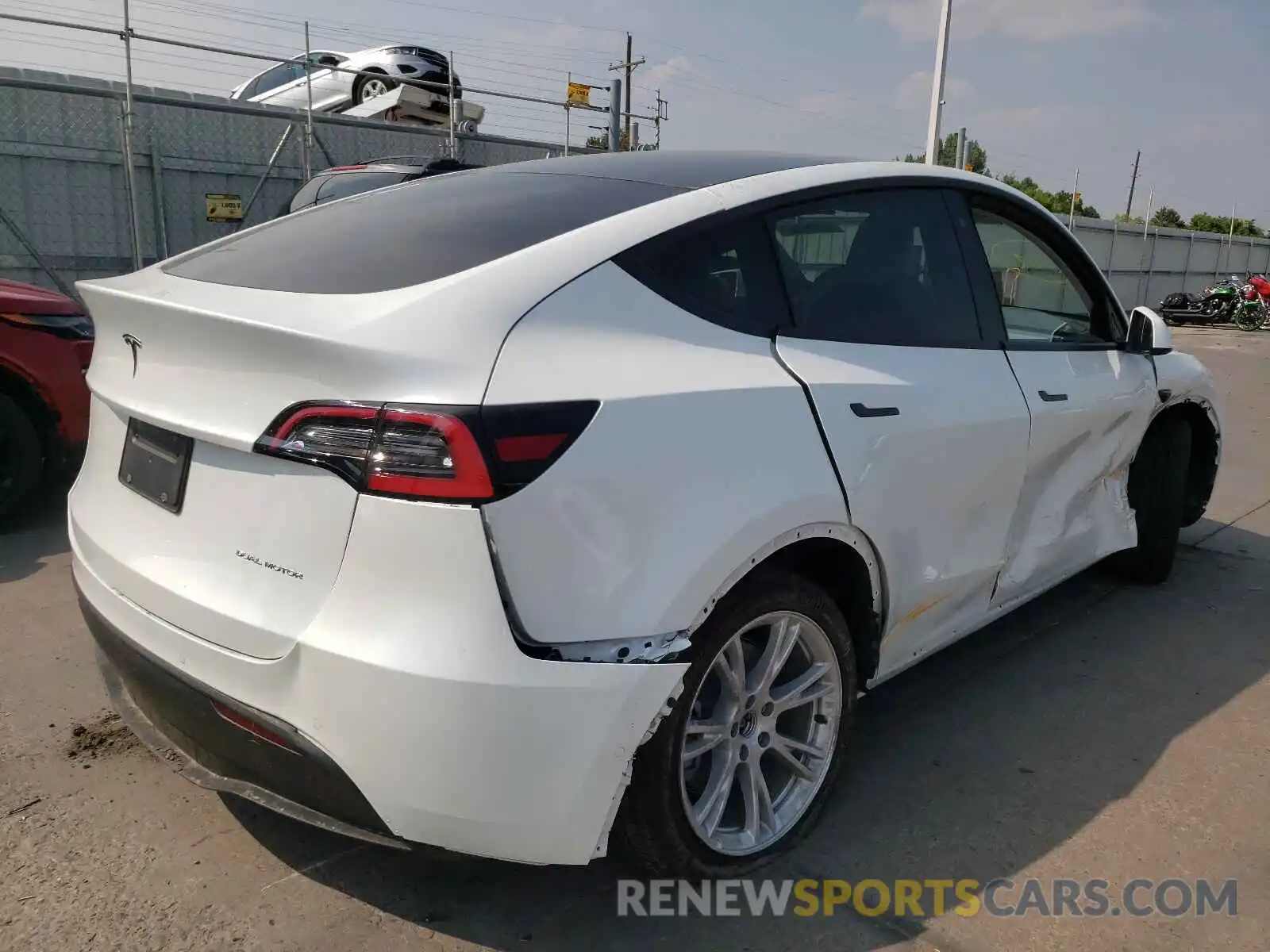 4 Photograph of a damaged car 5YJYGDEE4LF053428 TESLA MODEL Y 2020