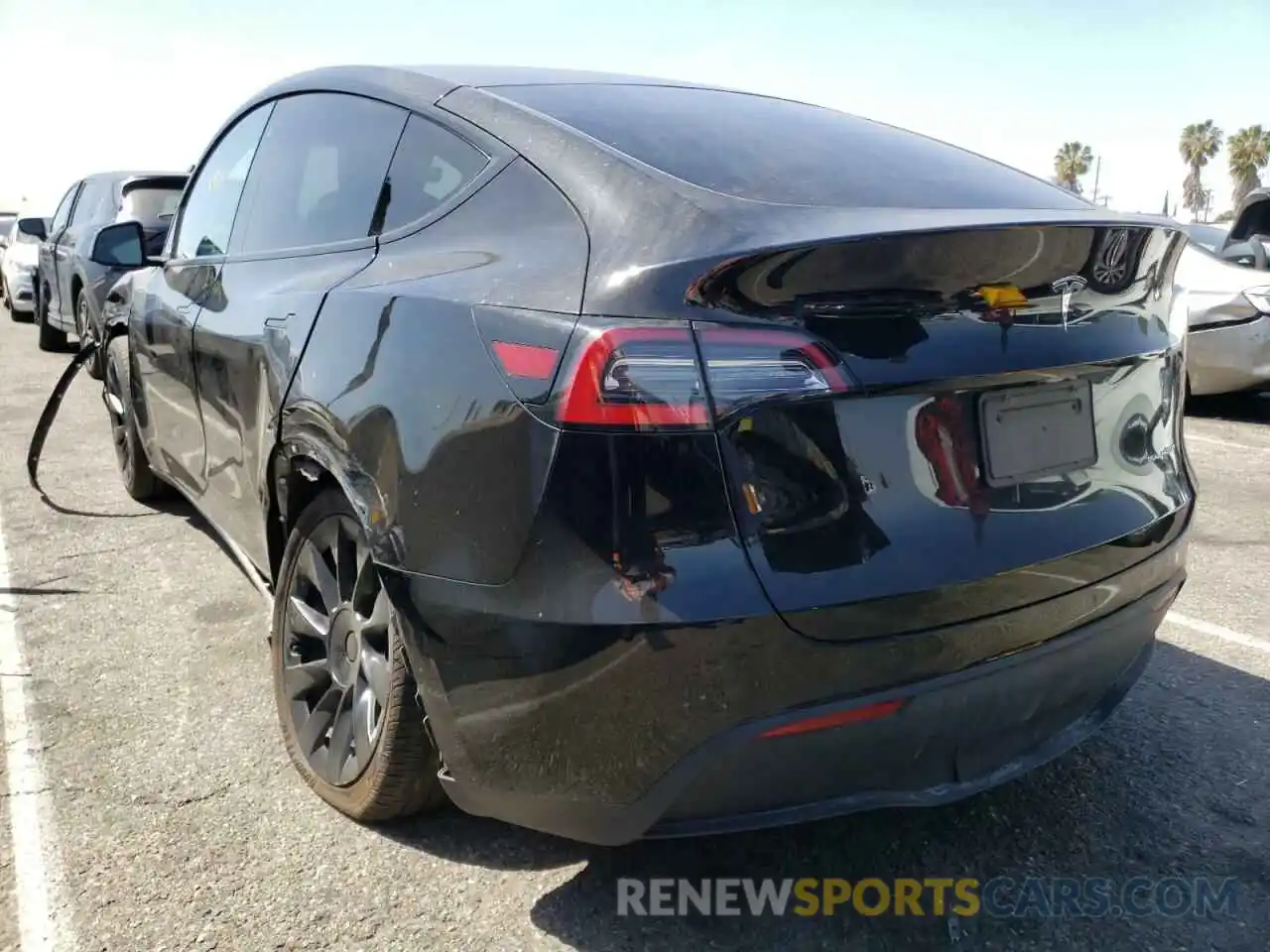 3 Photograph of a damaged car 5YJYGDEE4LF059570 TESLA MODEL Y 2020