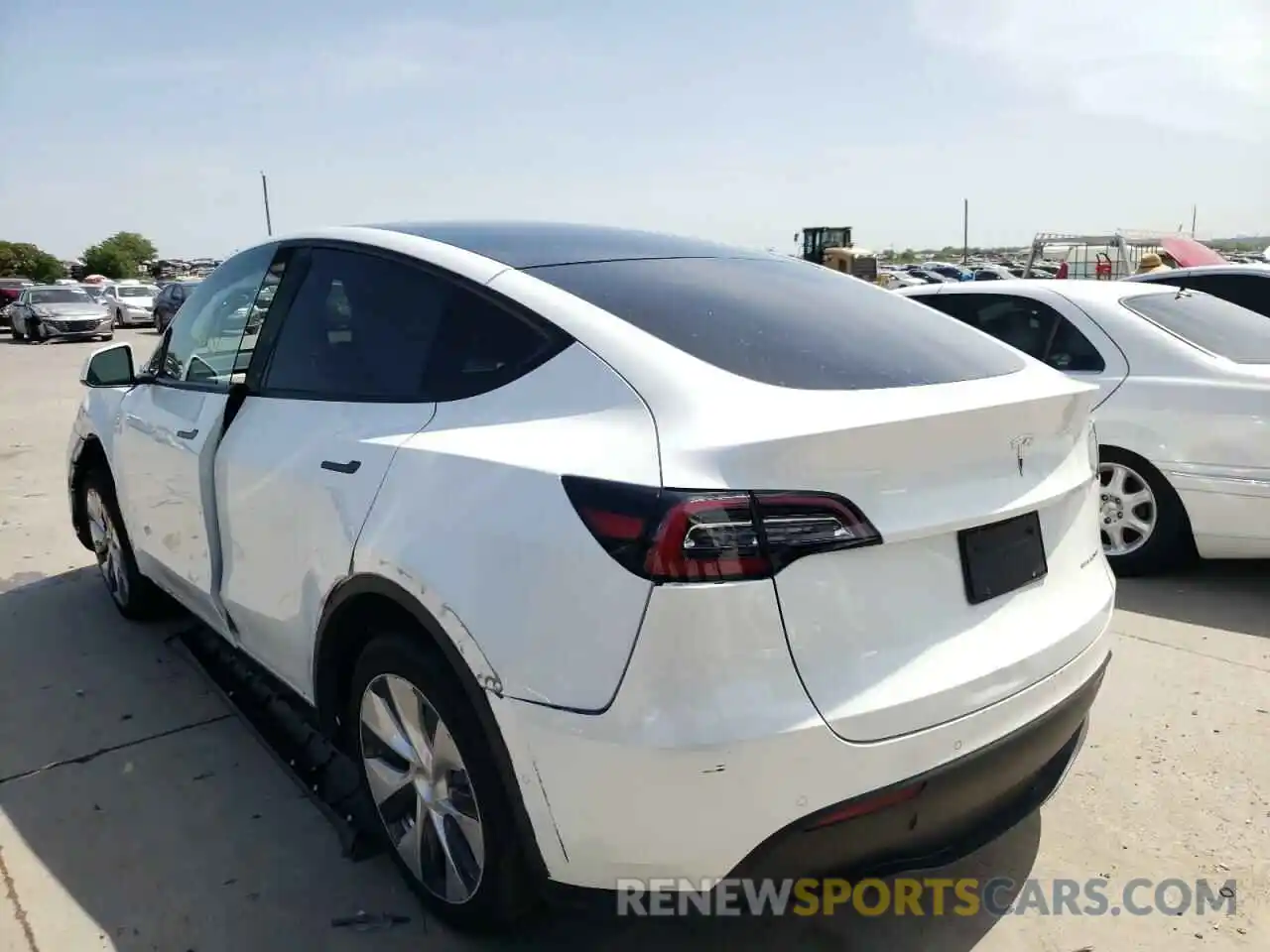 3 Photograph of a damaged car 5YJYGDEE5LF011799 TESLA MODEL Y 2020