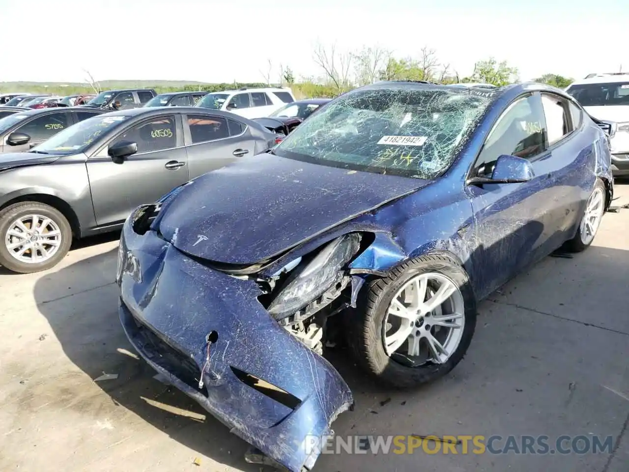 2 Photograph of a damaged car 5YJYGDEE5LF011981 TESLA MODEL Y 2020