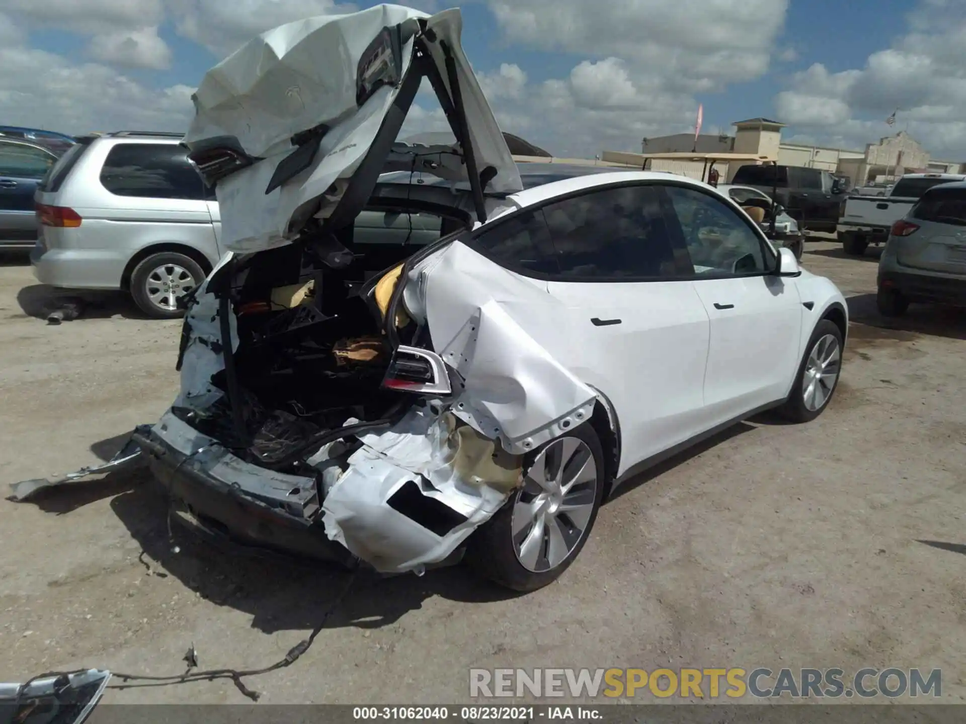 4 Photograph of a damaged car 5YJYGDEE5LF023595 TESLA MODEL Y 2020