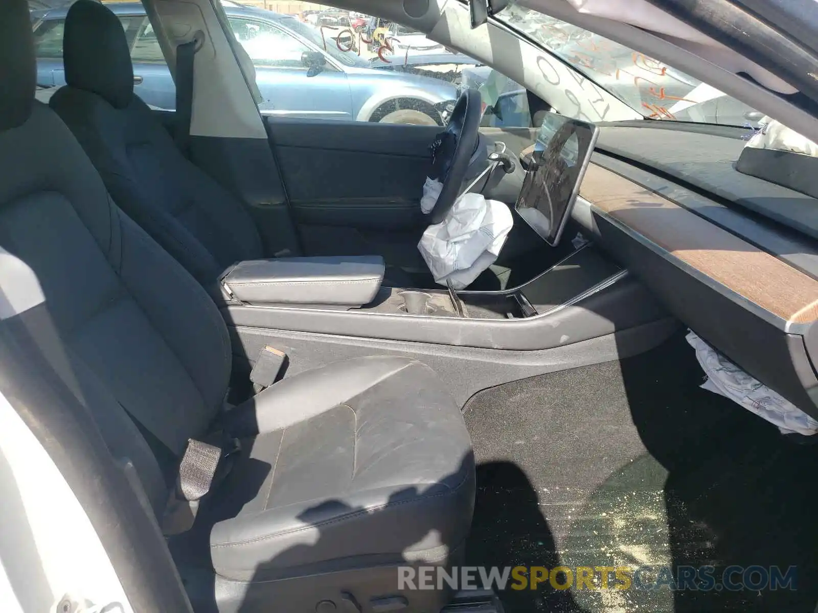 5 Photograph of a damaged car 5YJYGDEE5LF026478 TESLA MODEL Y 2020