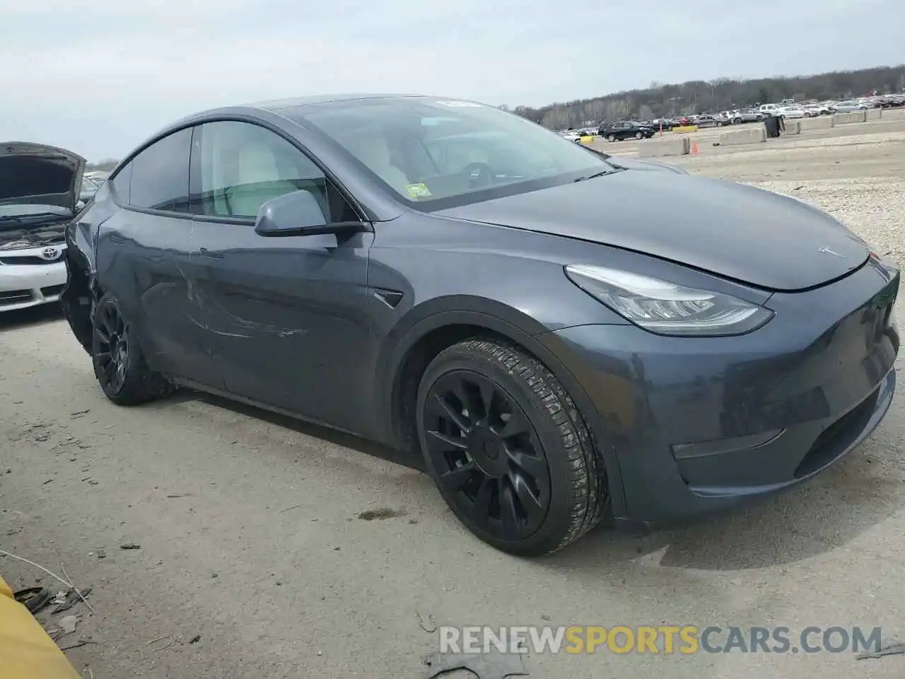 4 Фотография поврежденного автомобиля 5YJYGDEE5LF034791 TESLA MODEL Y 2020