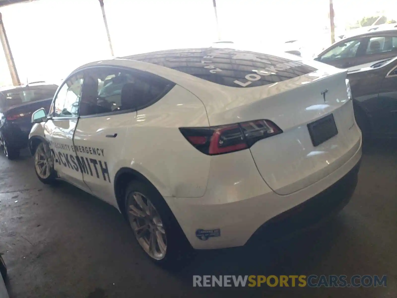 3 Photograph of a damaged car 5YJYGDEE5LF036959 TESLA MODEL Y 2020