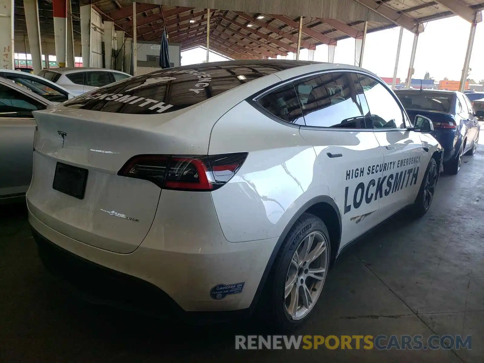 4 Photograph of a damaged car 5YJYGDEE5LF036959 TESLA MODEL Y 2020