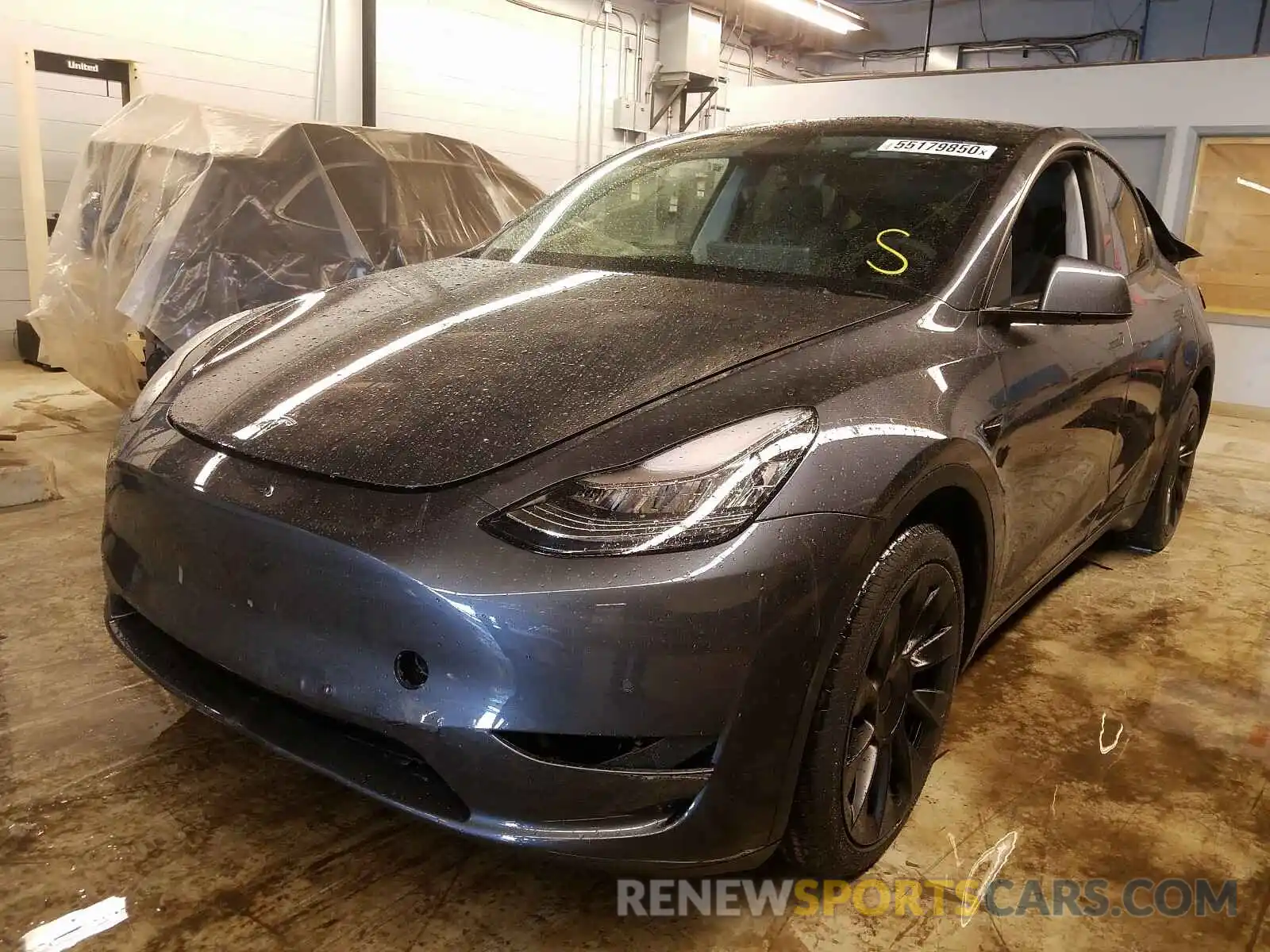 2 Photograph of a damaged car 5YJYGDEE5LF038100 TESLA MODEL Y 2020