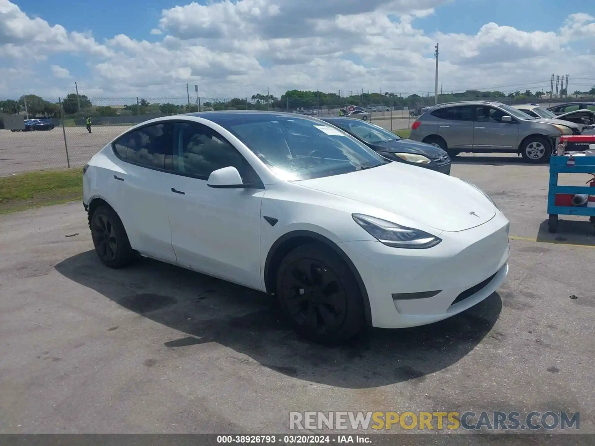 1 Photograph of a damaged car 5YJYGDEE5LF039781 TESLA MODEL Y 2020