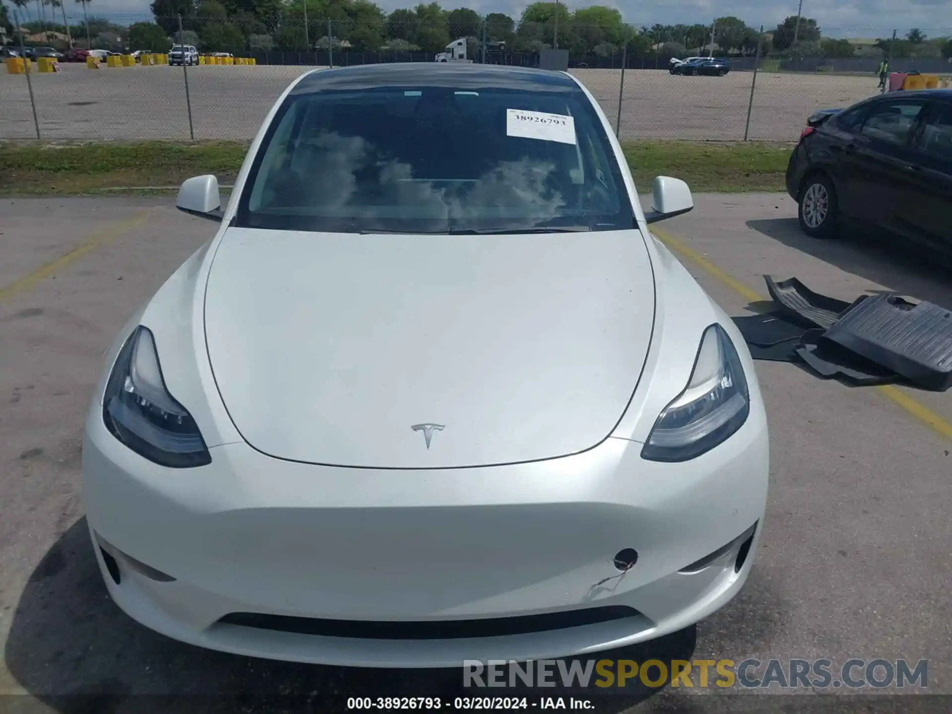 11 Photograph of a damaged car 5YJYGDEE5LF039781 TESLA MODEL Y 2020